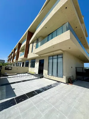 5bdrm Duplex in Lekki Phase1 for sale