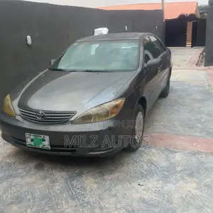 Toyota Camry 2005 Gray