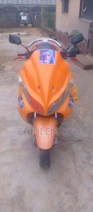 Suzuki Burgman 2019 Orange