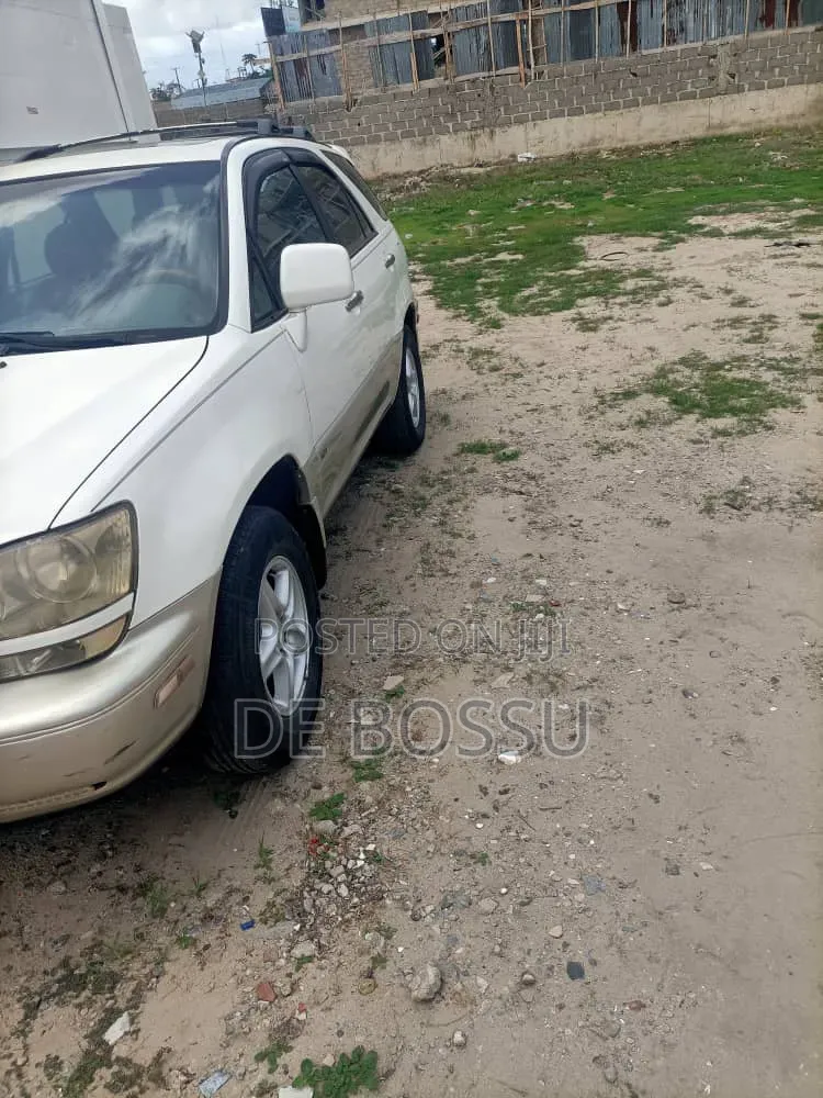 Lexus RX 2000 White