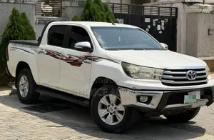 Toyota Hilux 2020 White