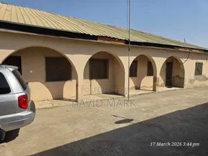 14bdrm Bungalow in Gwagwalada for sale