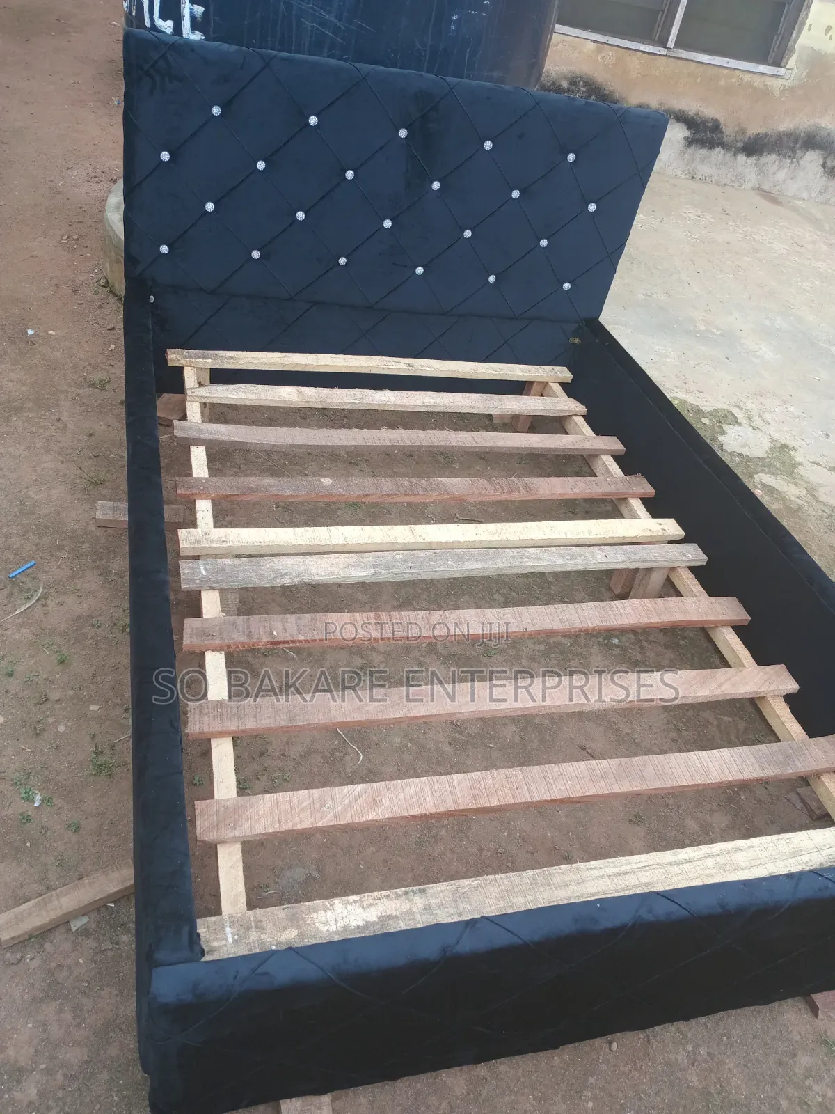 Bedframe King Size