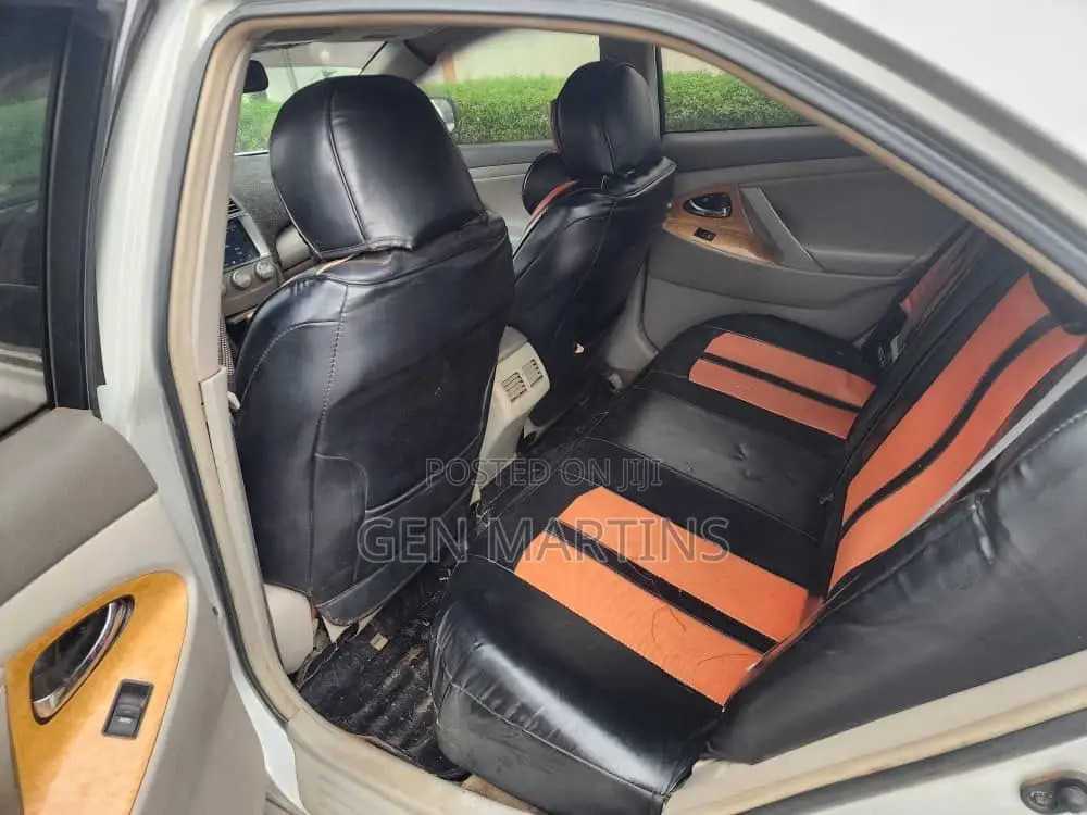 Toyota Camry 2011