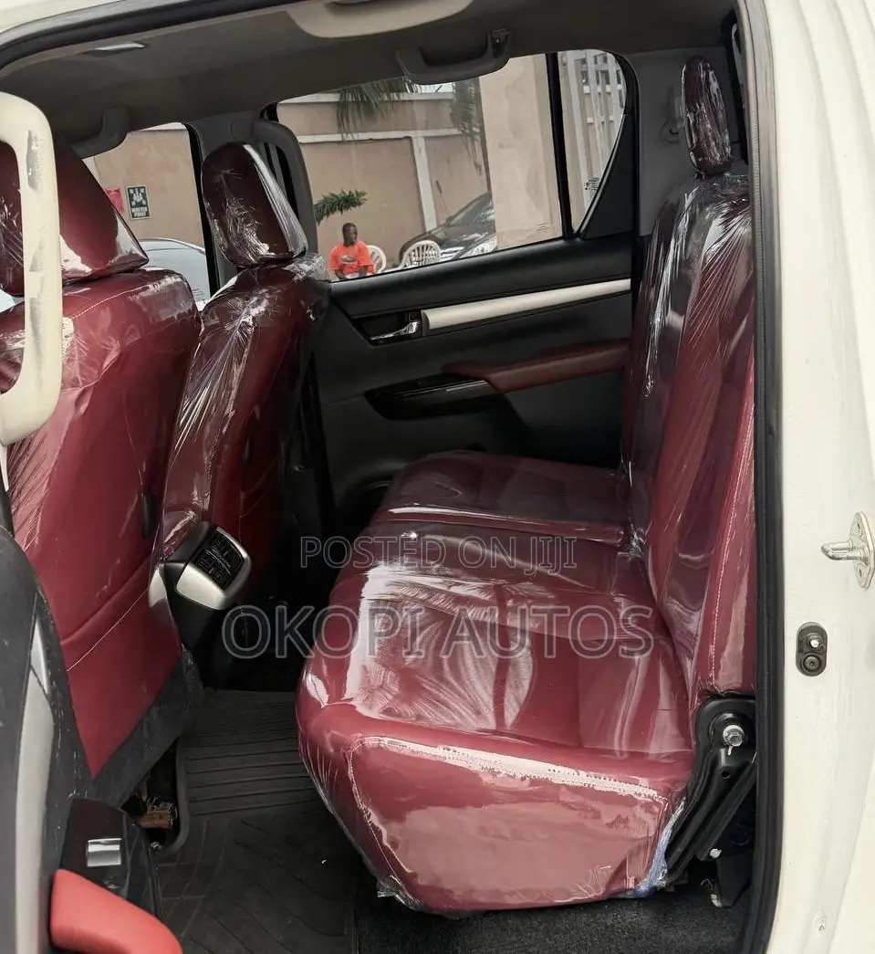 Toyota Hilux 2017 White