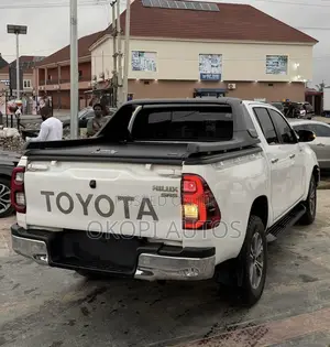 Toyota Hilux 2017 White