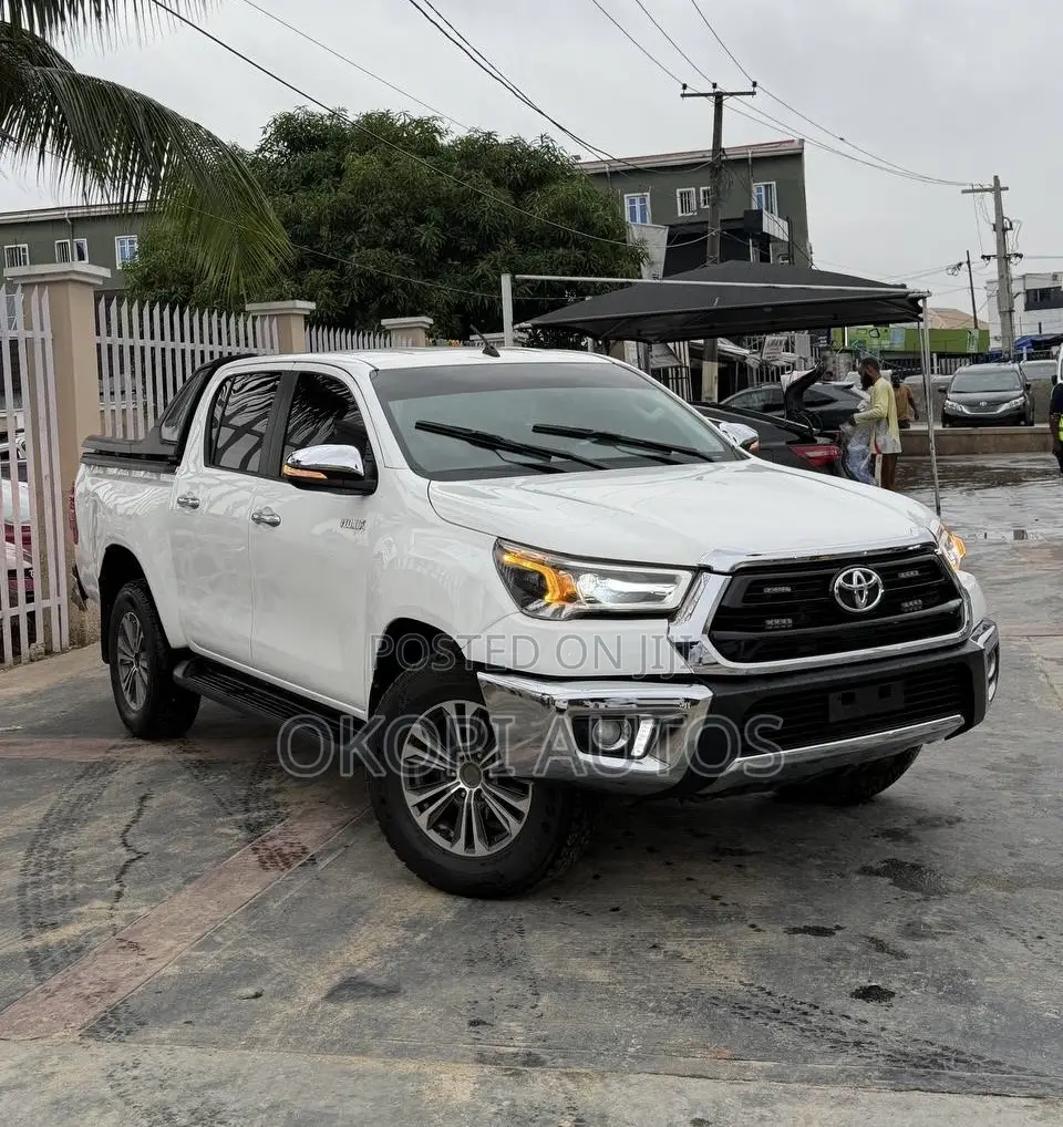 Toyota Hilux 2017 White