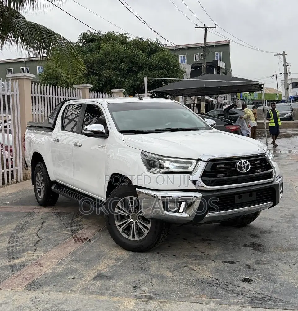 Toyota Hilux 2017 White