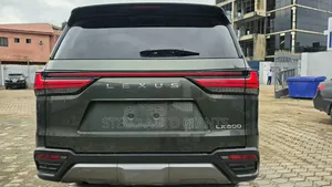 Lexus LX 2023 Green