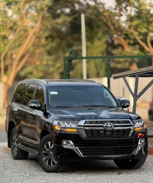 Toyota Land Cruiser 5.7 V8 2013 Black