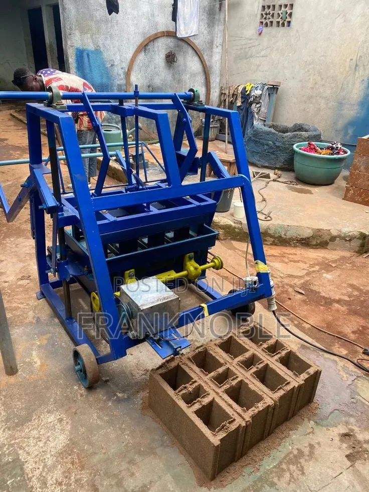 Concrete Block Molding Machine