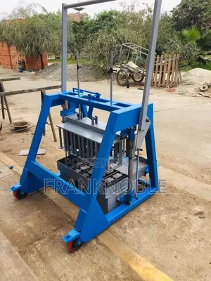 Concrete Block Molding Machine