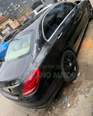 Mercedes-Benz C300 2015 Black