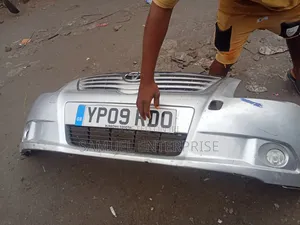 Complete Front Bumper Avensis 2010