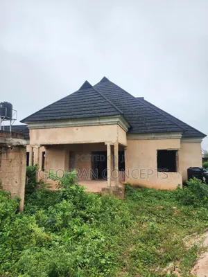 4bdrm Bungalow in Benin City for sale