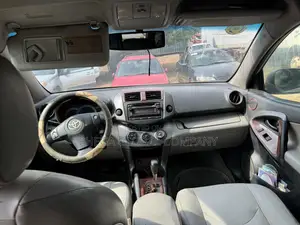 Toyota RAV4 2012 Silver