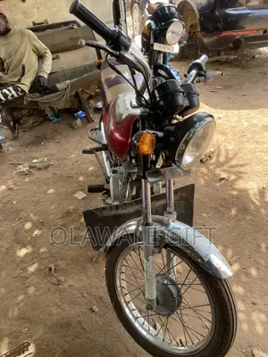 Bajaj Boxer 2025 Red