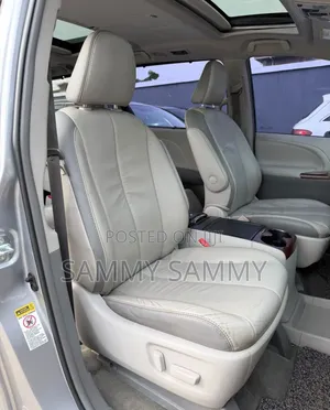 Toyota Sienna 2013 Blue