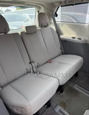 Toyota Sienna 2013 Blue