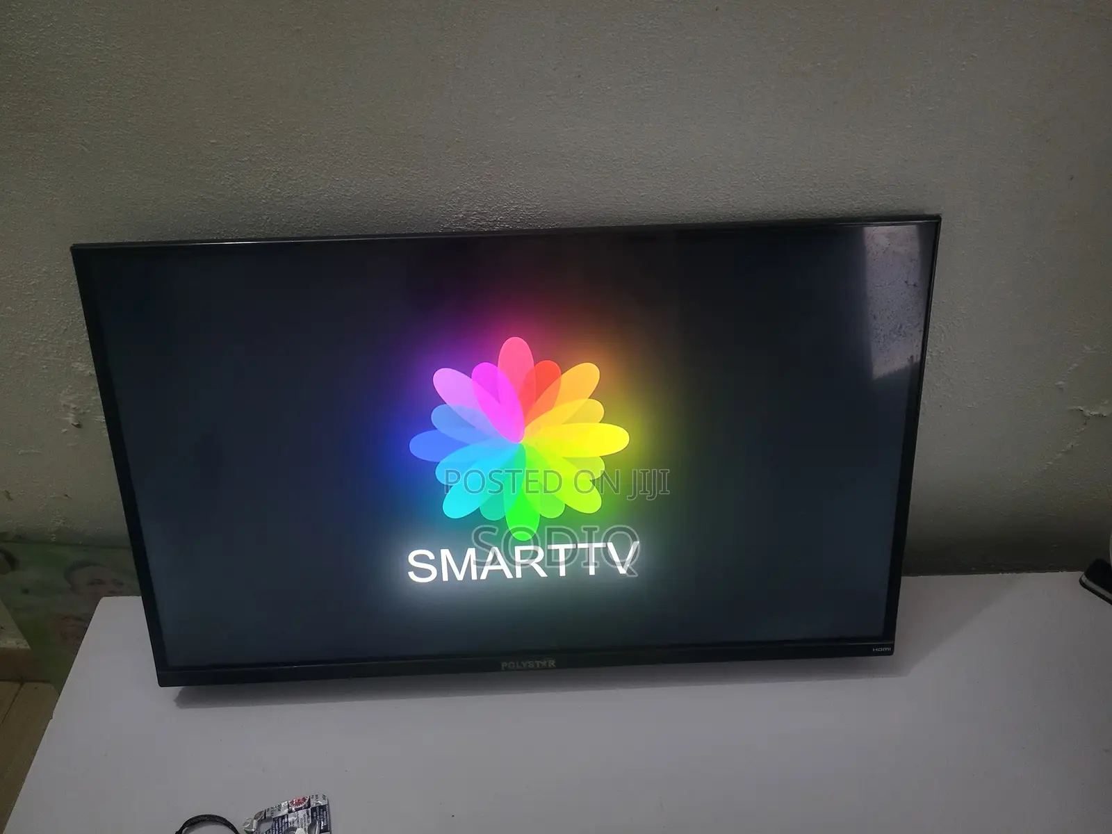 32 Inches Polystar Smart TV