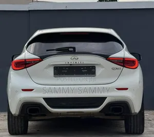 Infiniti Q30 2016 White