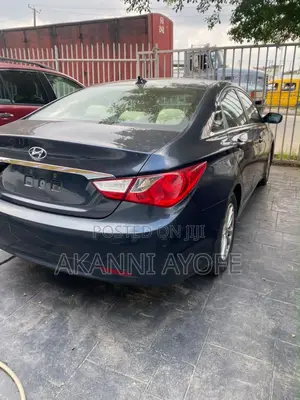 Hyundai Sonata GLS Sedan FWD (2.4L 4cyl 6A) 2013 Blue