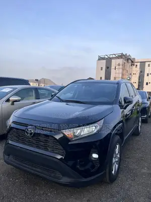 Toyota RAV4 XLE Premium AWD 2019 Black