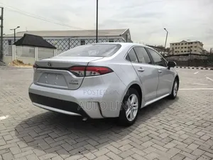 Toyota Corolla 2022 Silver