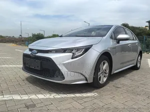 Toyota Corolla 2022 Silver