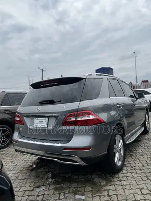 Mercedes-Benz M Class ML350 4MATIC 4dr SUV AWD (3.5L 6cyl 7A) 2015 Gray