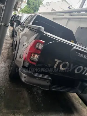 New Toyota Hilux 2025 Black