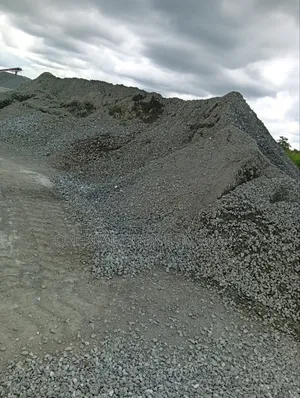 Premium Granite Iron Chippings (3/4, 1 Inch More)