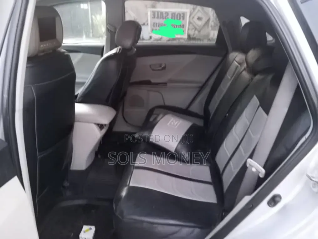 Toyota Venza 2013 Silver