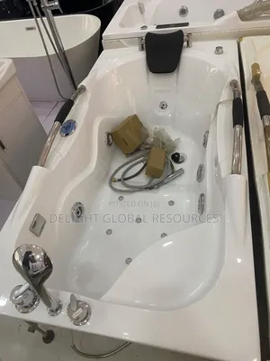 Single Jacuzzi