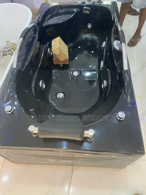 Single Jacuzzi