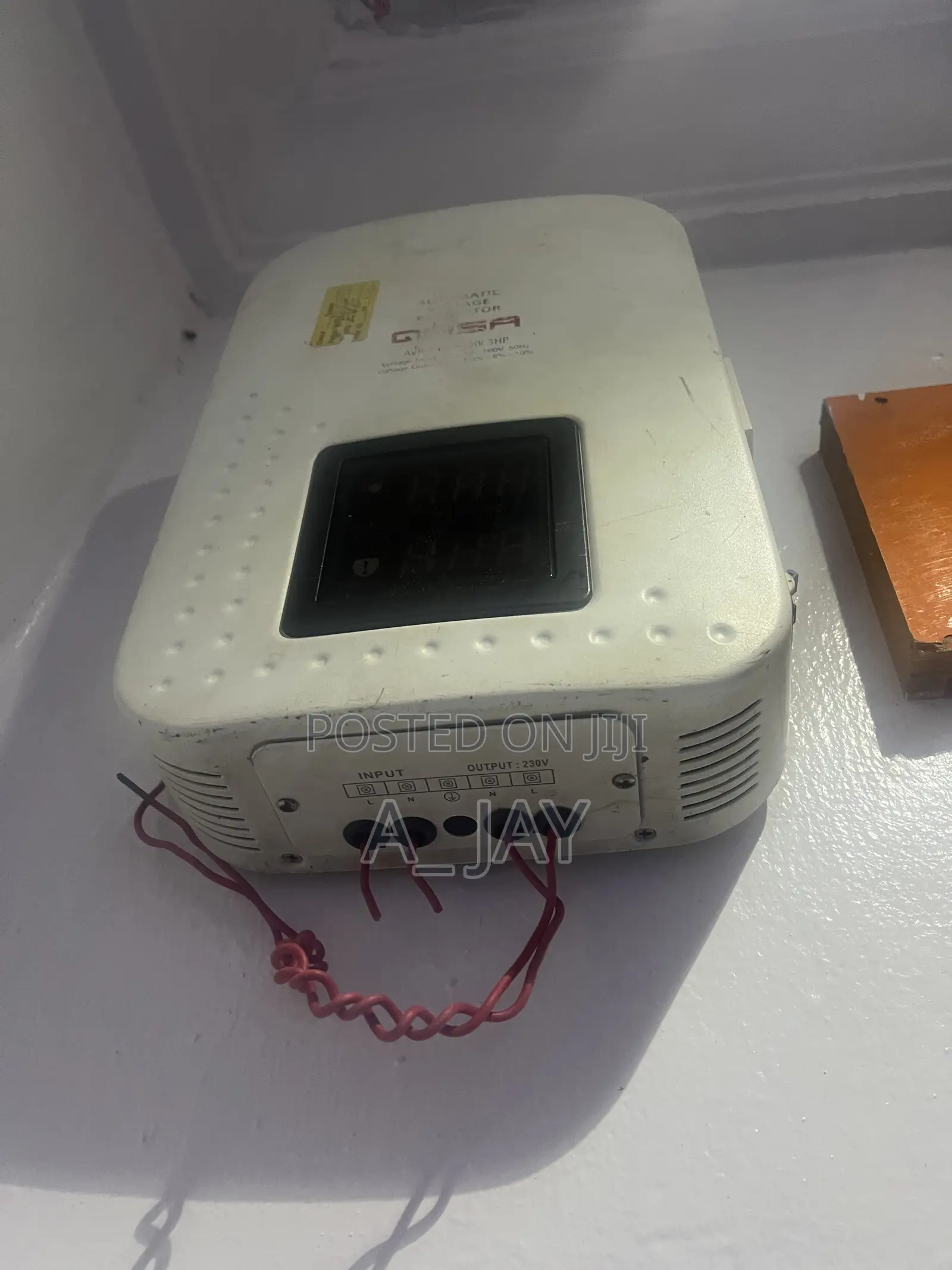 Qasa Wall Mounted 5000W Digital Stabilizer