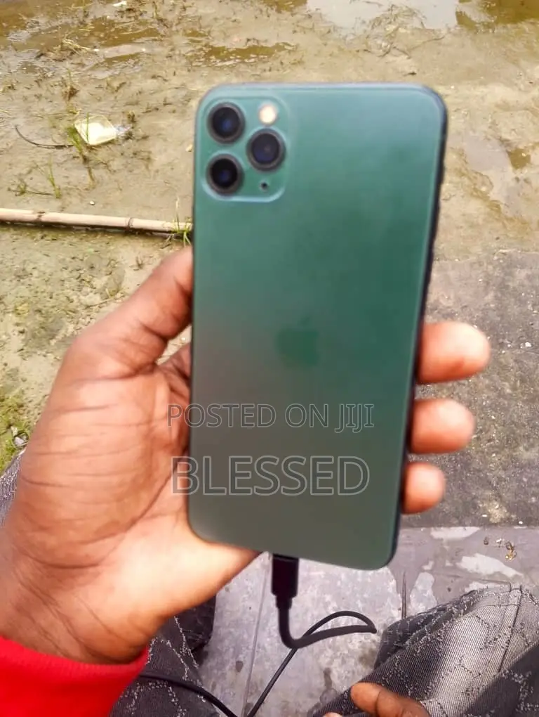 Apple iPhone 11 Pro Max 64 GB Green