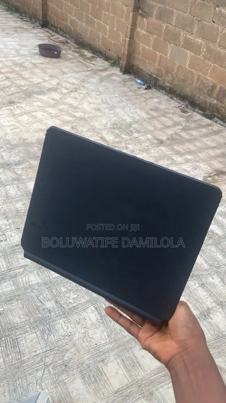 Apple iPad Pro 12.9 (2022) 256 GB Black