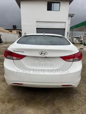 Hyundai Elantra 2013 White