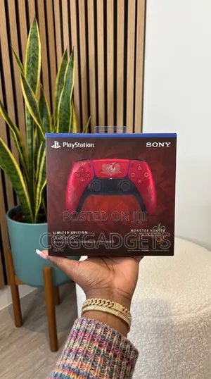VOLCANO RED PlayStation5 DualSense Special Edition
 Controllers