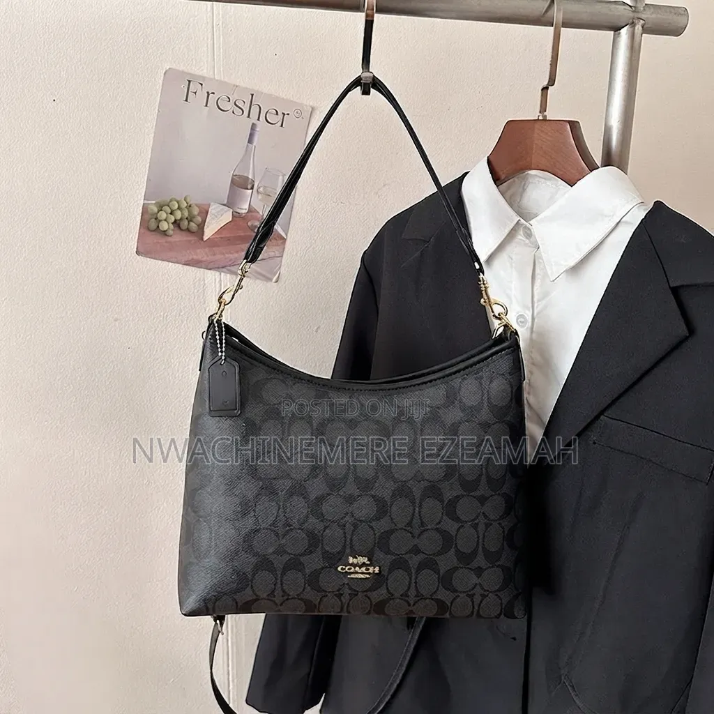 Quality Leather Patterned Crossbody Handbag With Adjustable Strap