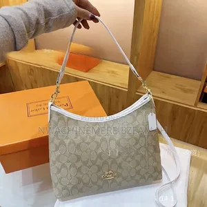Quality Leather Patterned Crossbody Handbag With Adjustable Strap