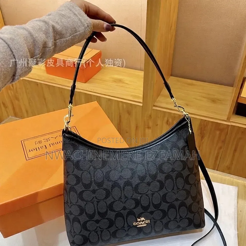Quality Leather Patterned Crossbody Handbag With Adjustable Strap