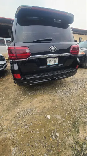Toyota Land Cruiser 2011 Black