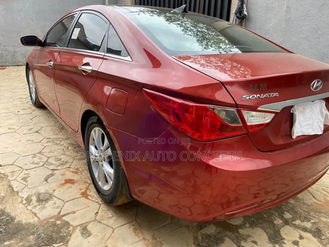 Hyundai Sonata 2012 Red