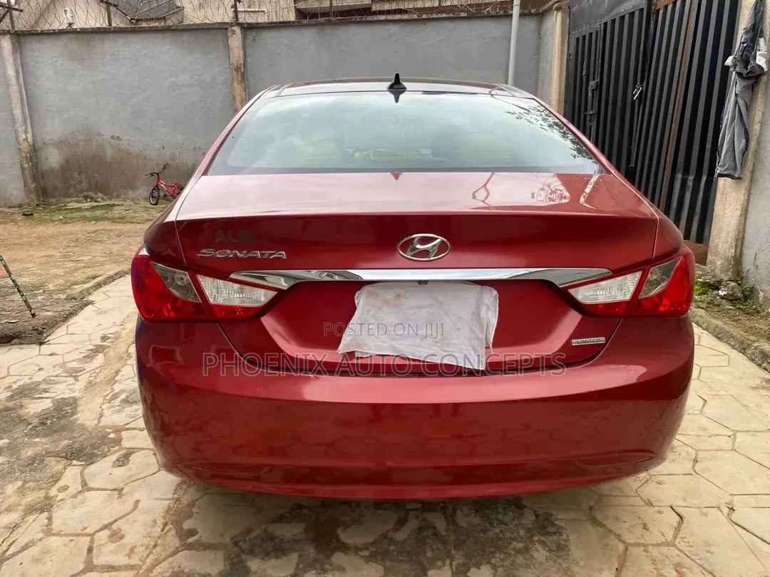 Hyundai Sonata 2012 Red