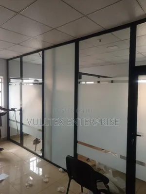 Black Aluminum Partition for Office Space