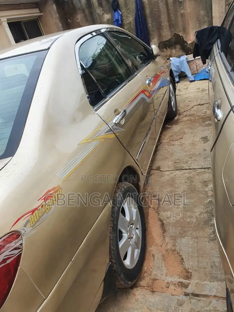 Toyota Corolla S 2006 Gold