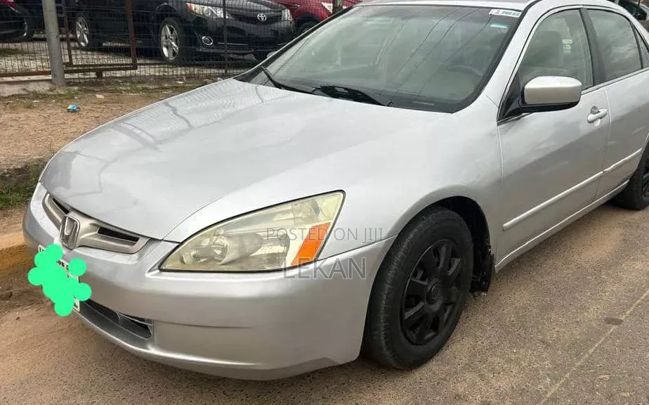 Honda Accord 2005 Silver