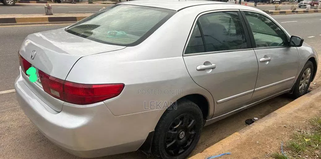 Honda Accord 2005 Silver